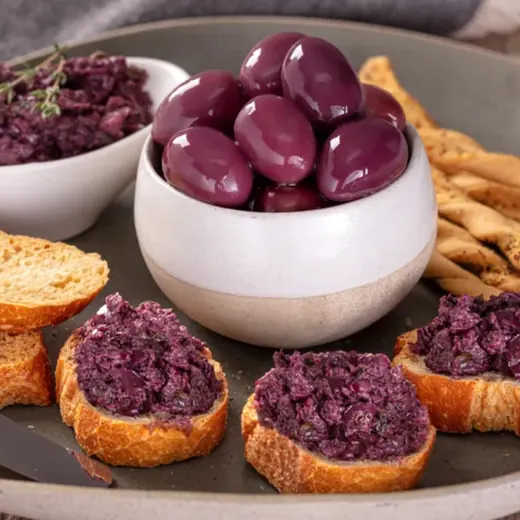 Snack con dip de aceituna Calport