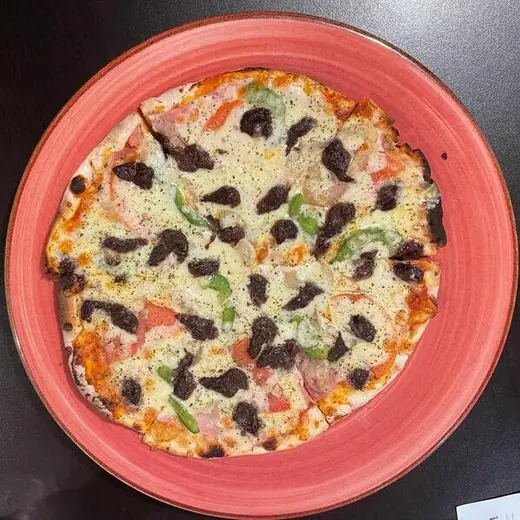 Pizza con dip de aceituna